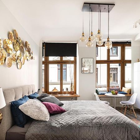 Art Design King Bed Studio Apartment In Old Town ريغا المظهر الخارجي الصورة