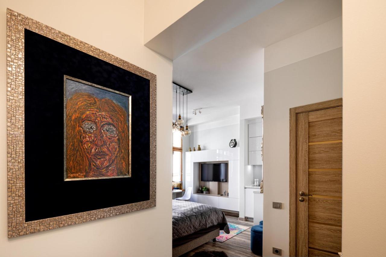 Art Design King Bed Studio Apartment In Old Town ريغا المظهر الخارجي الصورة